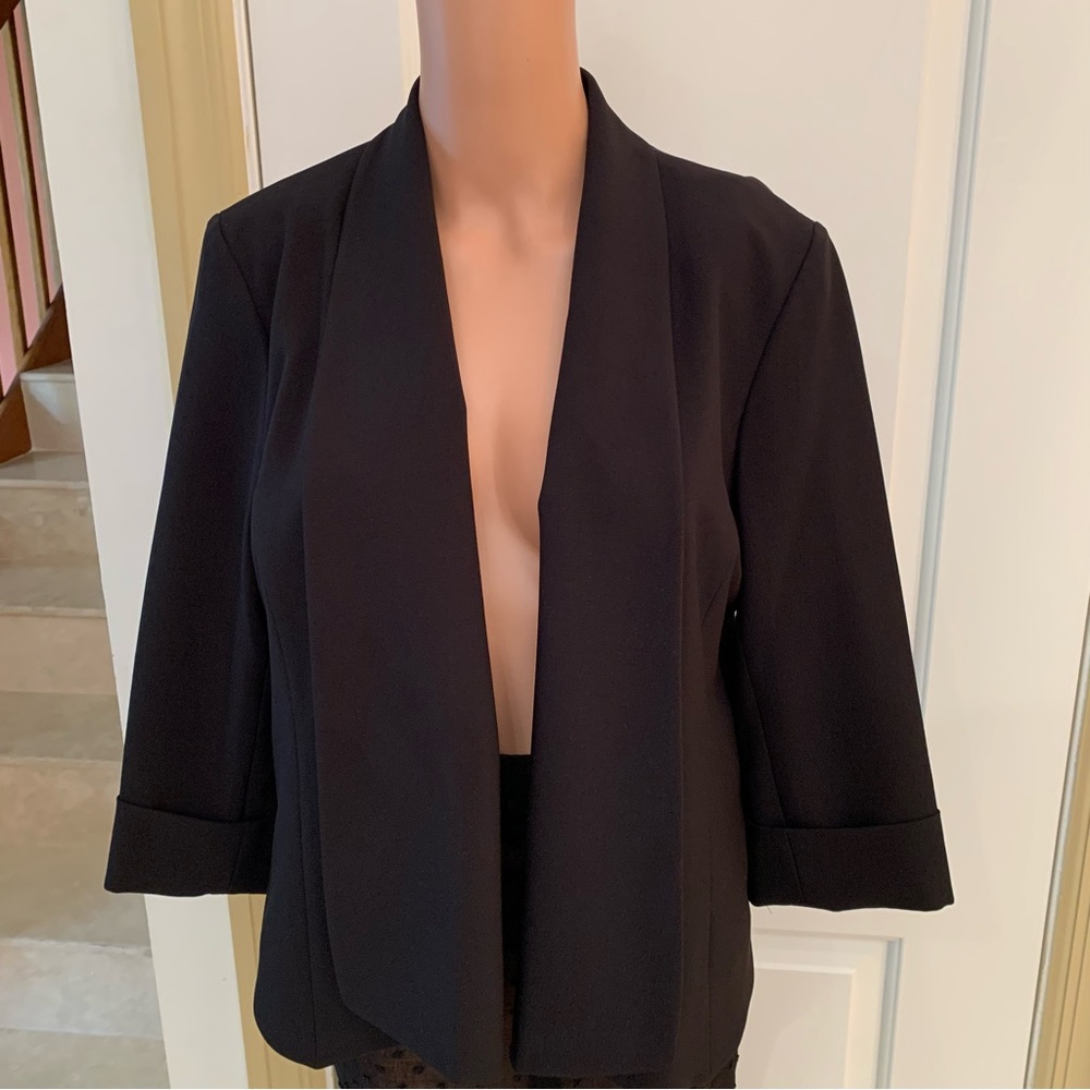 BLACK LABEL BY EVAN PICONE. Black jacket. Shawl collar. Classic fit. 3/4…